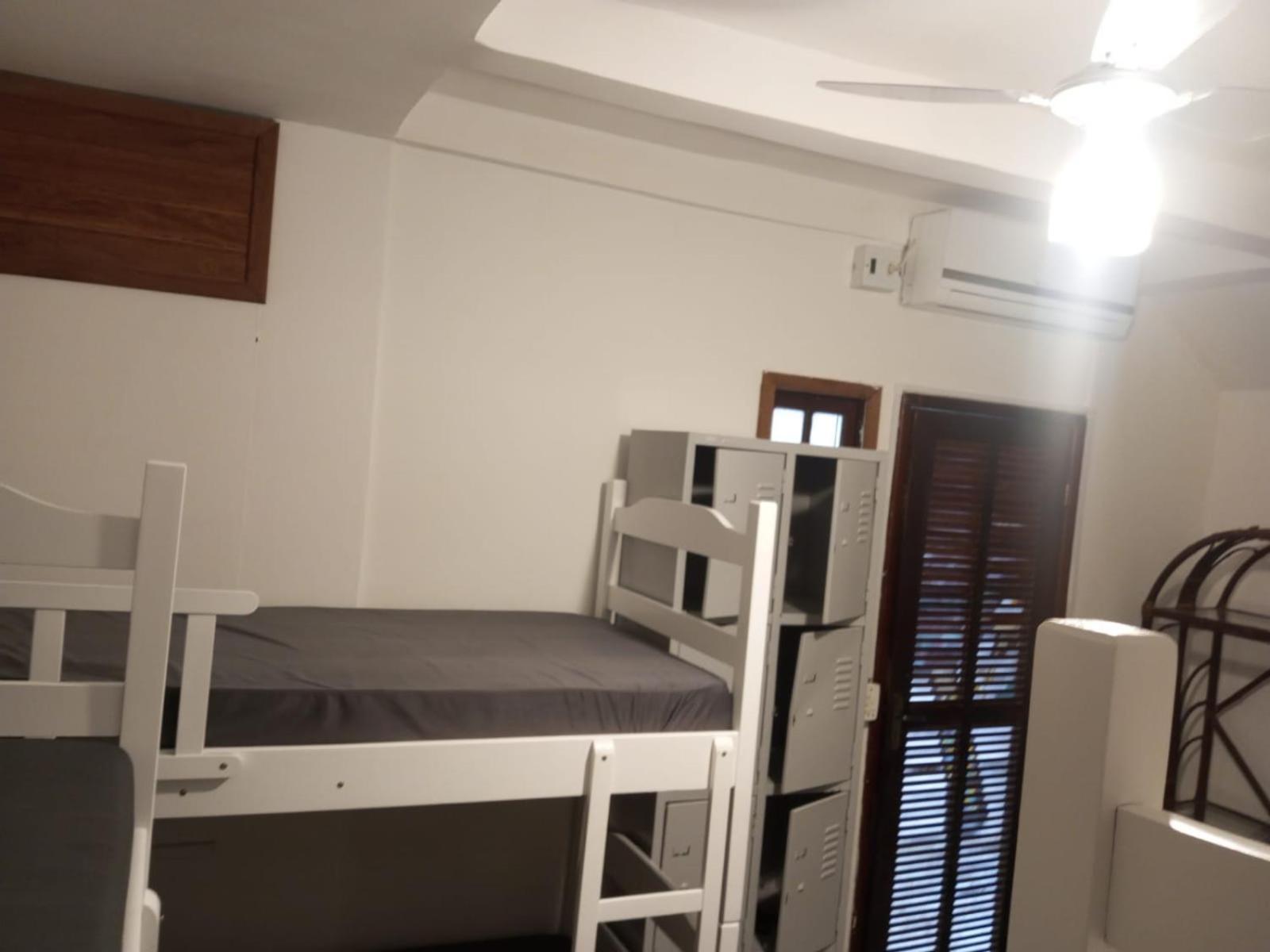 Cama em Dormitório Misto com 6 Camas